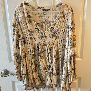 American Eagle blouse - Size Medium (Fits like a Large)